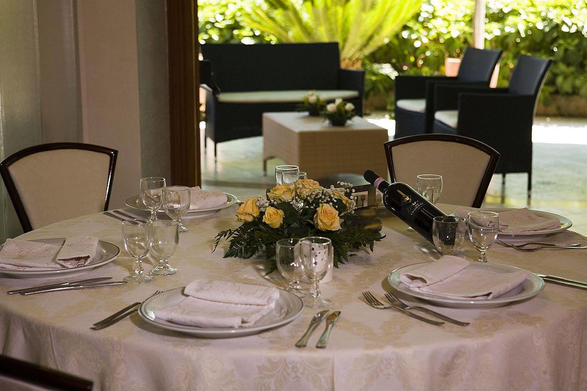 Hotel Ristorante Cavaliere Scario Ngoại thất bức ảnh