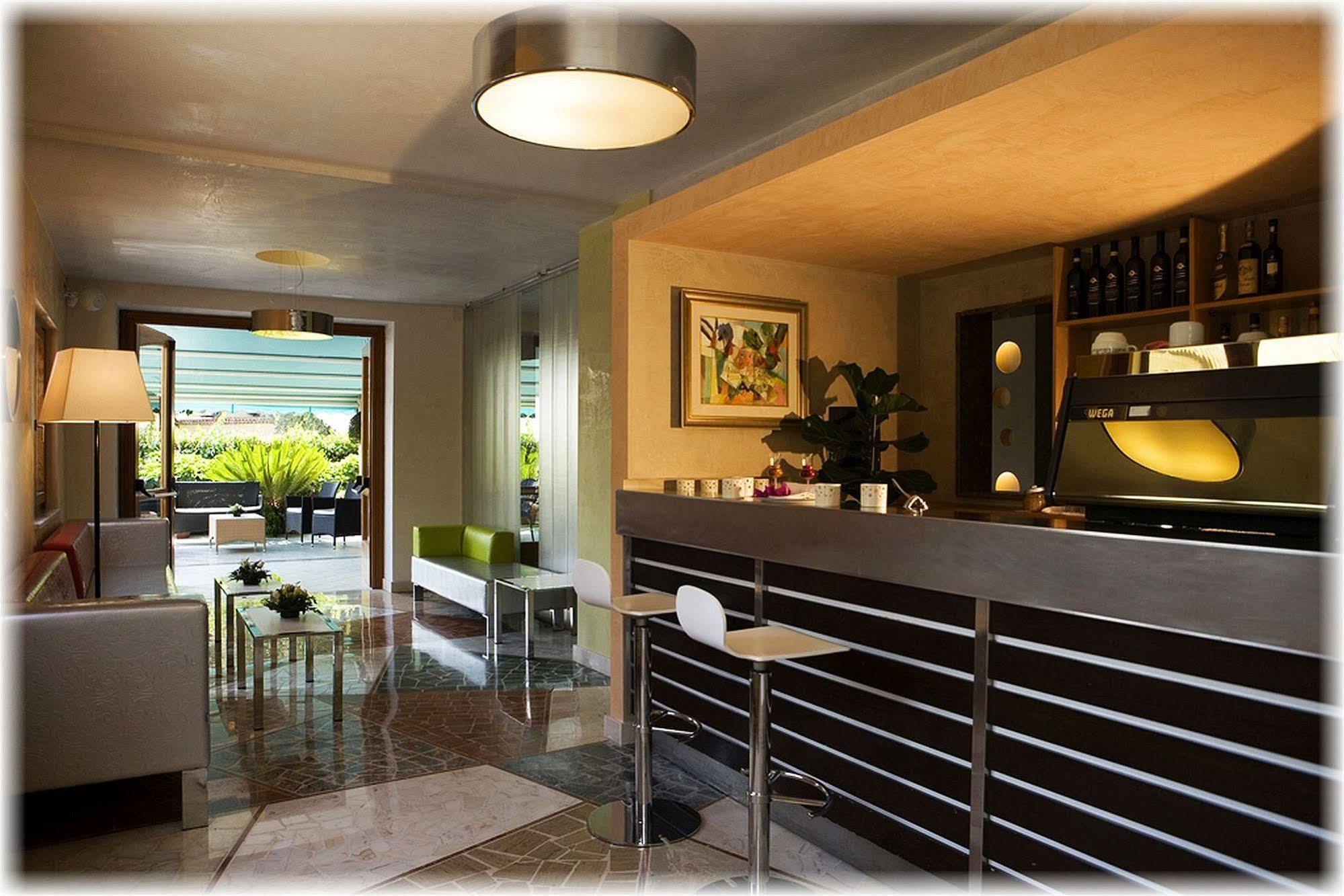 Hotel Ristorante Cavaliere Scario Ngoại thất bức ảnh